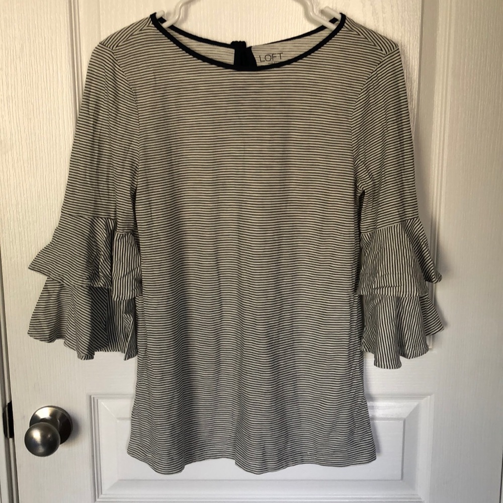NWT LOFT top size XS